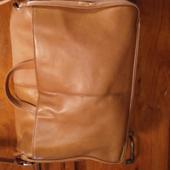 Kenneth Cole Reaction "Risky Business" Colombian Leather Business Messenger Bag - Picture 6 of 16